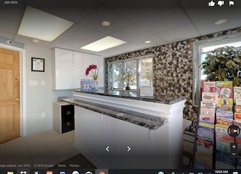 Daytona Inn And Suites