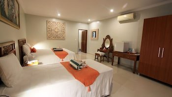 Poinciana Resort