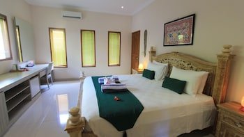 Poinciana Resort