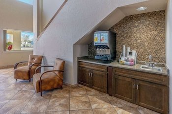 Super 8 by Wyndham Clayton