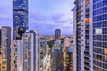 Oaks Brisbane Festival Suites