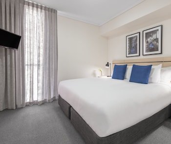 Oaks Brisbane Festival Suites