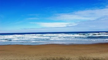 Beachfront Manor Lincoln City