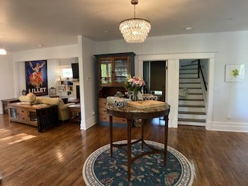 Vintage Inn At Veritas Estate