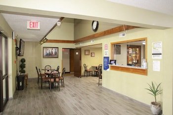Super 8 by Wyndham Harrison AR