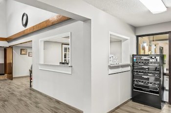 Super 8 by Wyndham Harrison AR