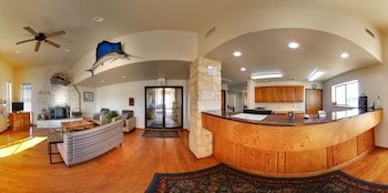 Days Inn & Suites by Wyndham Llano