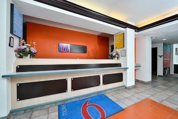 Motel 6