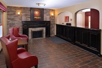 Red Roof PLUS+ & Suites Guilford