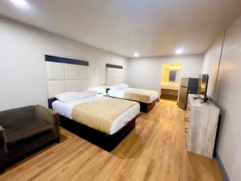 Economy Inn & Suites Tulsa