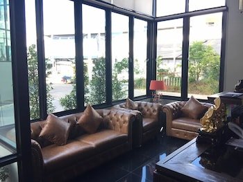 T4 Hotel Sisaket