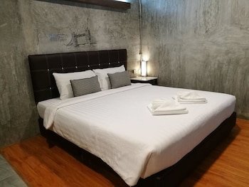 T4 Hotel Sisaket