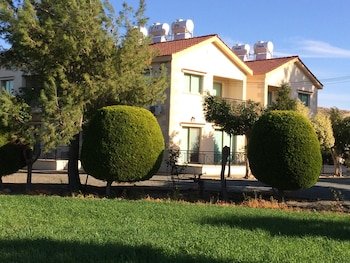 Himonas Apartments