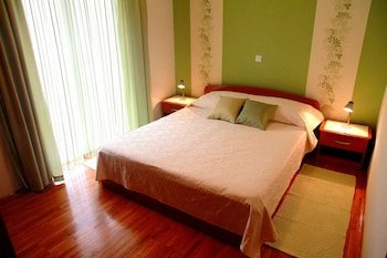 Apartments Pera