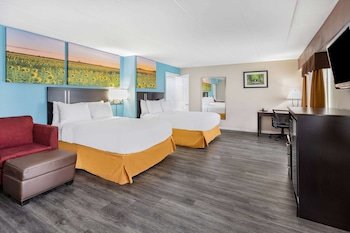 Days Inn by Wyndham Livonia - Detroit