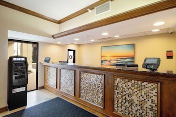 Econo Lodge Inn & Suites Foley