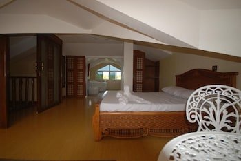 La Parola Orchids Beach Resort