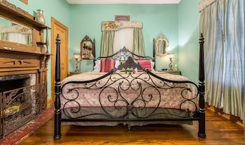 Sweetwater Branch Inn Bed and Breakfast