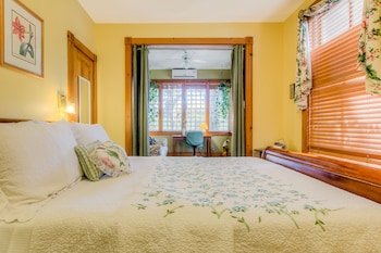 Sweetwater Branch Inn Bed and Breakfast