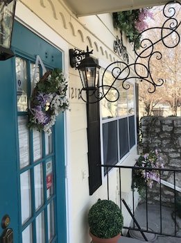Woodstock Inn Bed & Breakfast