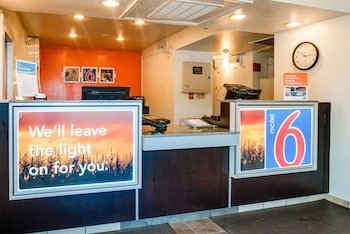 Motel 6 Kansas City Southwest - Lenexa