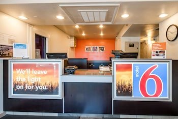 Motel 6 Kansas City Southwest - Lenexa