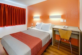 Motel 6 Kansas City Southwest - Lenexa