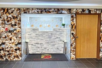 Super 8 by Wyndham Peoria