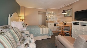 Pier 7 Condominiums