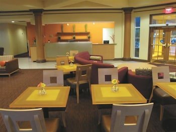Holiday Inn Express & Suites Memphis East