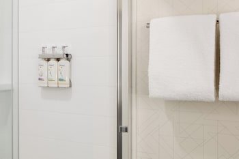 Holiday Inn Express & Suites Memphis East