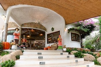 Swiss Valley Hip Resort