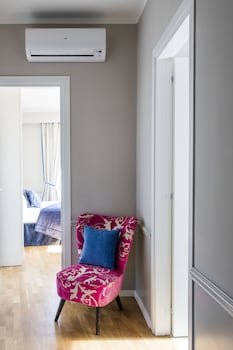 La Maladrina Apartments & Suites