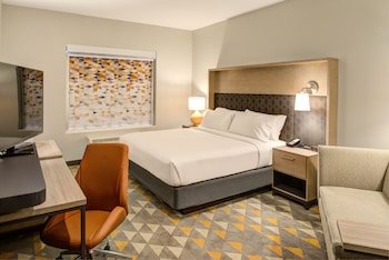 Holiday Inn & Suites Houston West - Katy Mills
