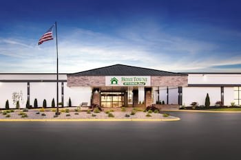 Hometowne Studios & Conference Center By Red Roof Cortland
