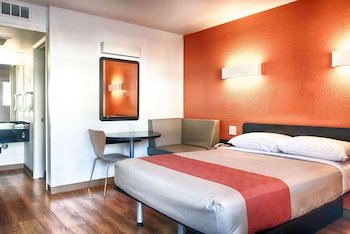 Motel 6 Mammoth Lakes