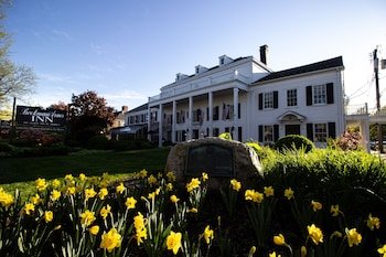 Beekman Arms & Delamater Inn