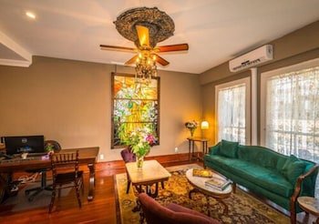 Carriage Way Bed and Breakfast