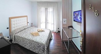 La Fiera Guest House