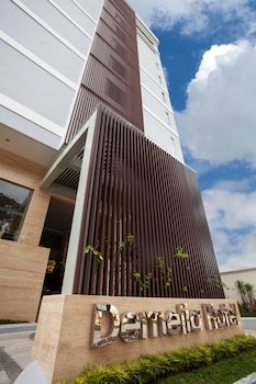 Demelia Hotel