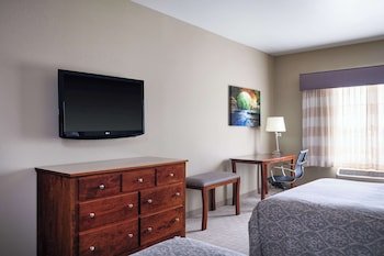 Best Western Plus Green Mill Village Hotel & Suites
