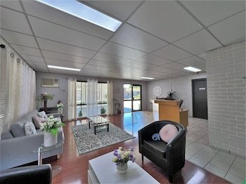 Garden Court Motel