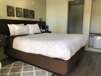 Bayfront Inn