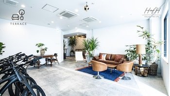 The Life Hostel & Bar Lounge