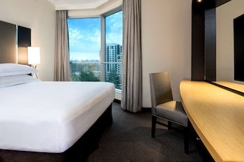 Hilton Suites Toronto Markham Conference Centre & Spa