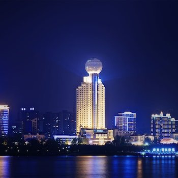 Howard Johnson by Wyndham Pearl Plaza Wuhan