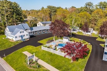 The Beaches Motel & Cottages