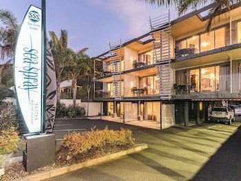 Sea Spray Suites