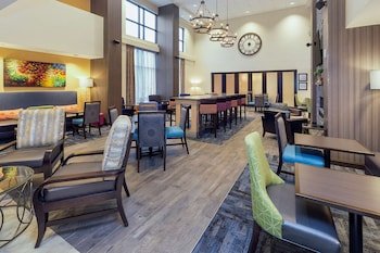 Hampton Inn & Suites Morgantown / University Town Centre