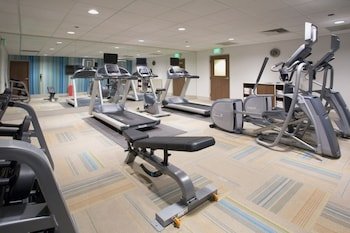 Holiday Inn Express & Suites Moody Leeds